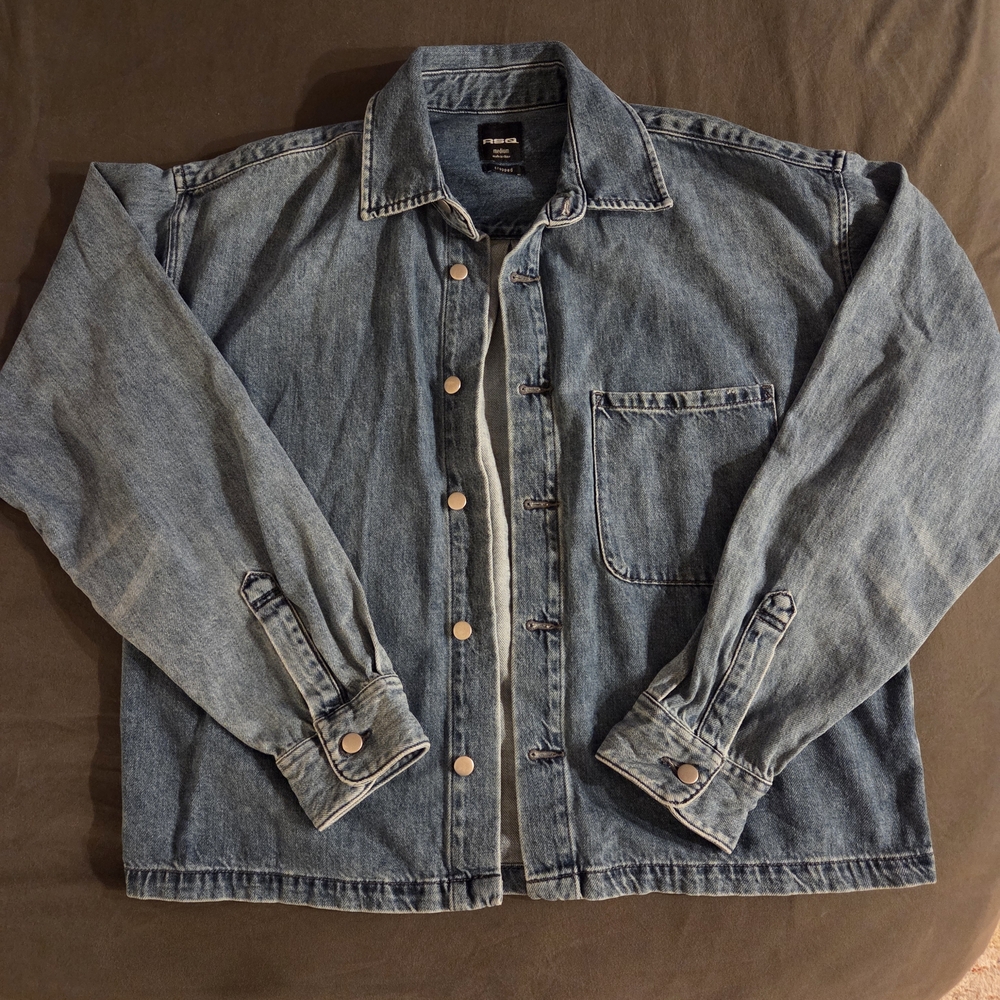 RSQ Cropped Medium Wash Denim Jacket